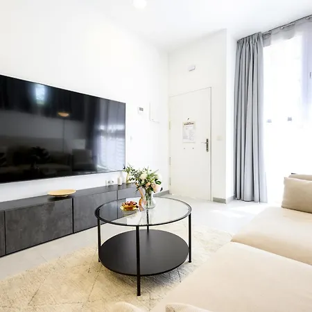 Elewana Apartment *